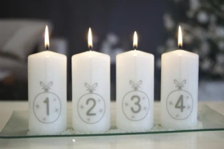 SADA ADVENTNÍCH SVÍČEK S ČÍSLY BÍLÁ